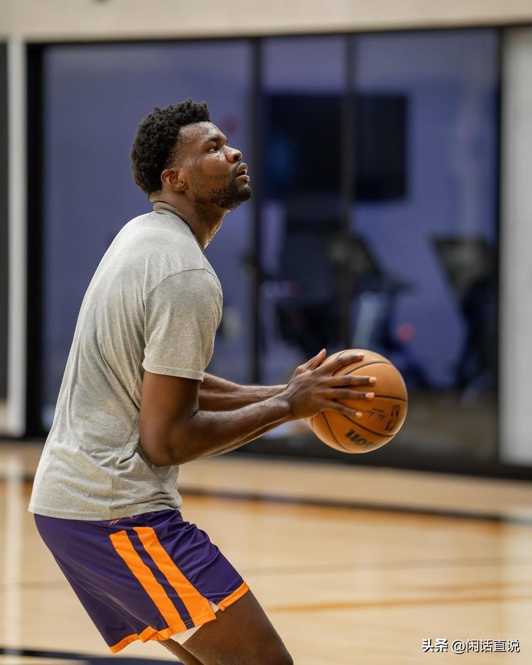 广东宏远第四外援是他，尼日利亚国手、打过NBA……
在签下弗格之后，广东宏远火速