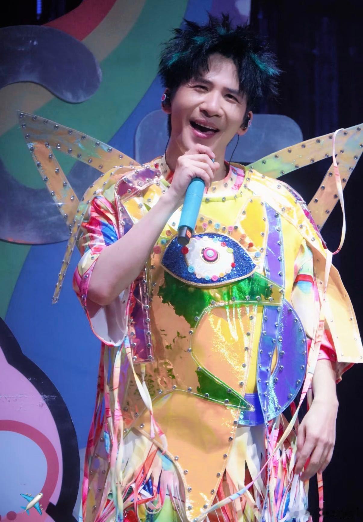 大张伟演唱会牛来buff叠满大张伟现场全是牛来细节我们为何迷恋“牛来”？因为那是