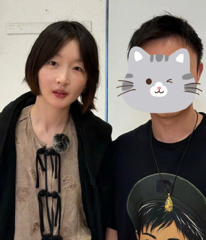 花少8全员素颜墨西哥跳水 花少8到了墨西哥后，全员素颜跳水，来看看谁的素颜状态最