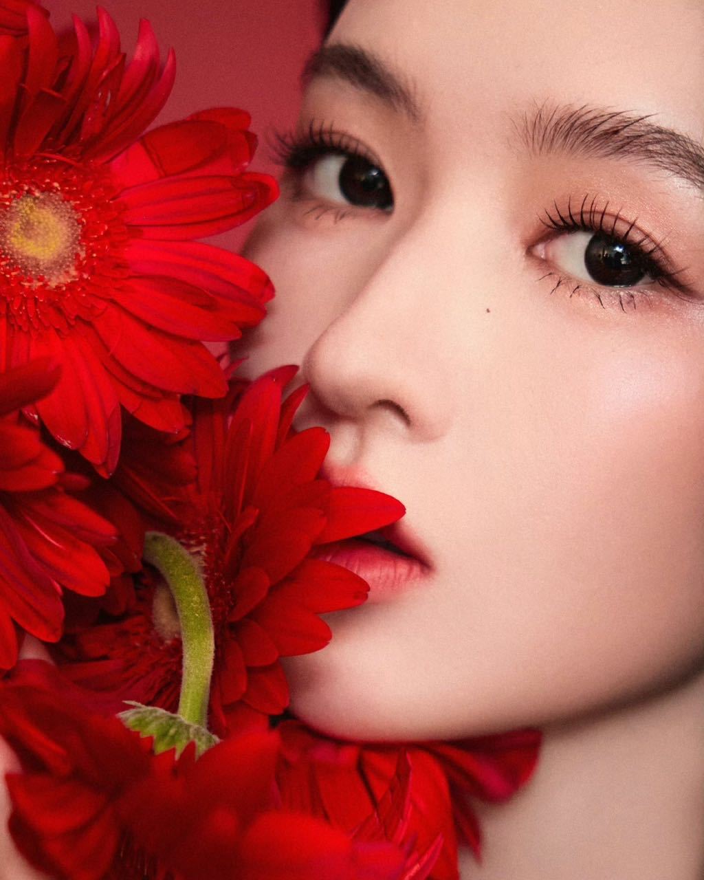 王玉雯芭莎造型王玉雯时尚芭莎艺术大赏出图王玉雯时尚芭莎艺术大赏出图！王玉雯