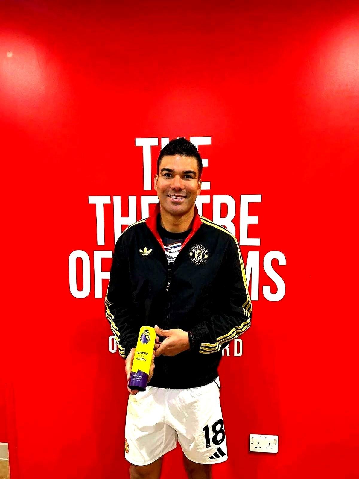 四年多赚五千万欧元！33岁的卡塞米罗，正式告别曼联。

代价就是，用皇马时期的五