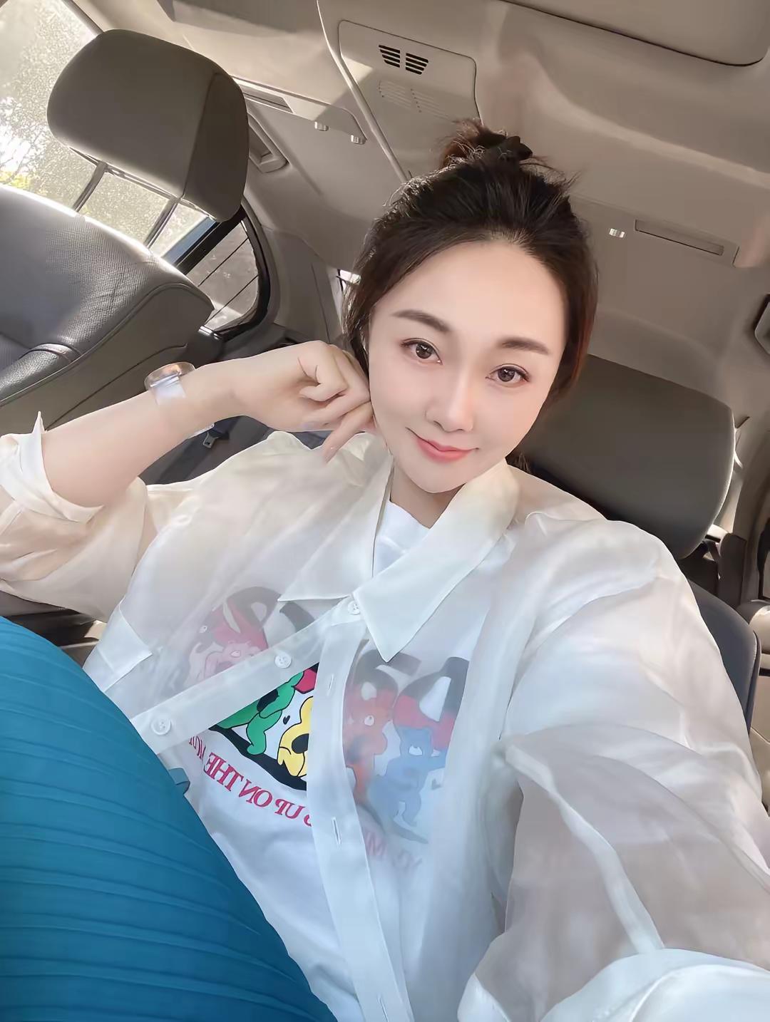 招聘上门女婿年龄三十到三十五的。脾气好的对我超级好的，把你们的照片评论发出来