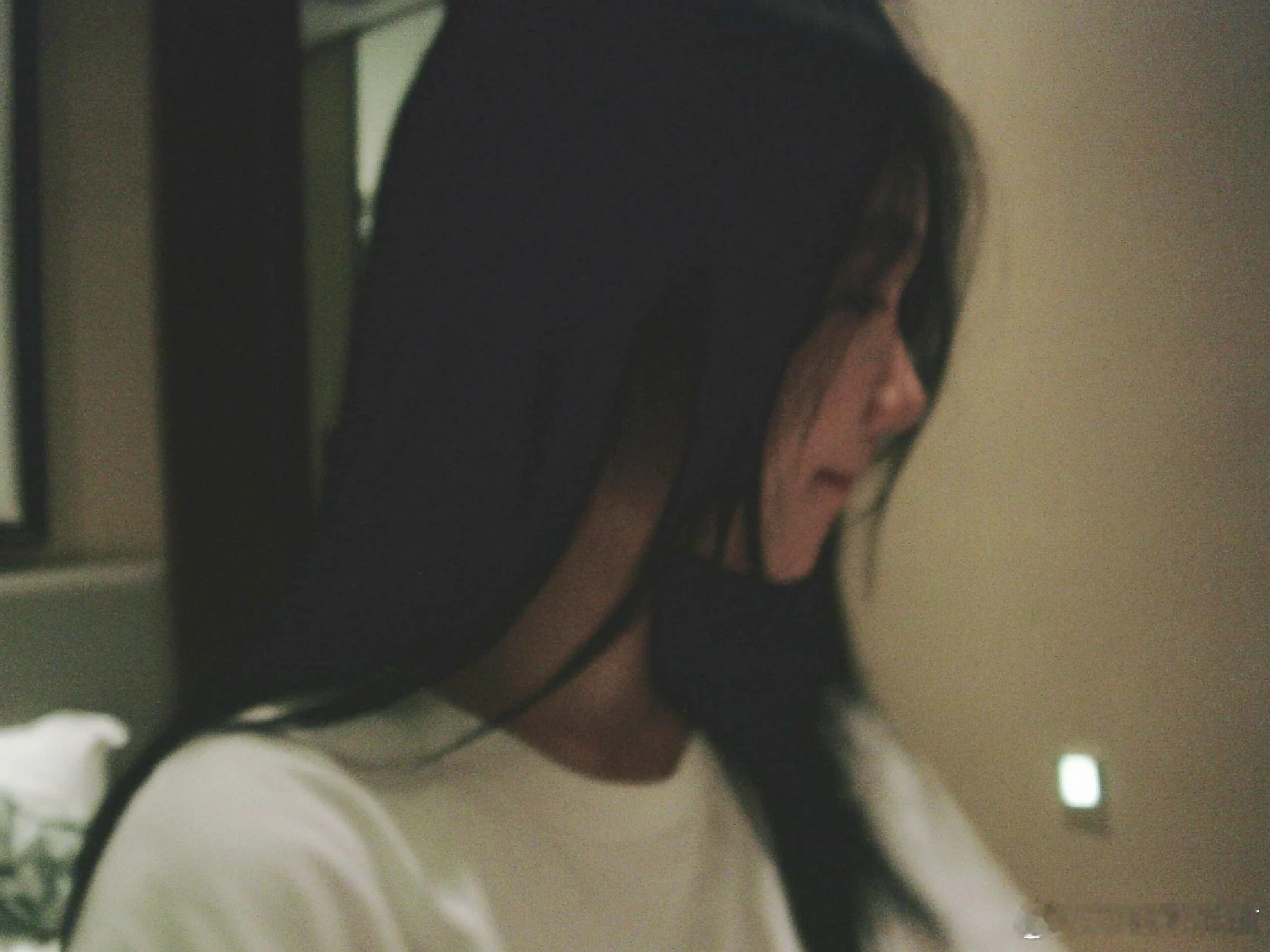 徐梦洁[超话]  xmj 徐梦洁李雯  xmj 徐梦洁六姊妹  雨滴在玻璃上滑落