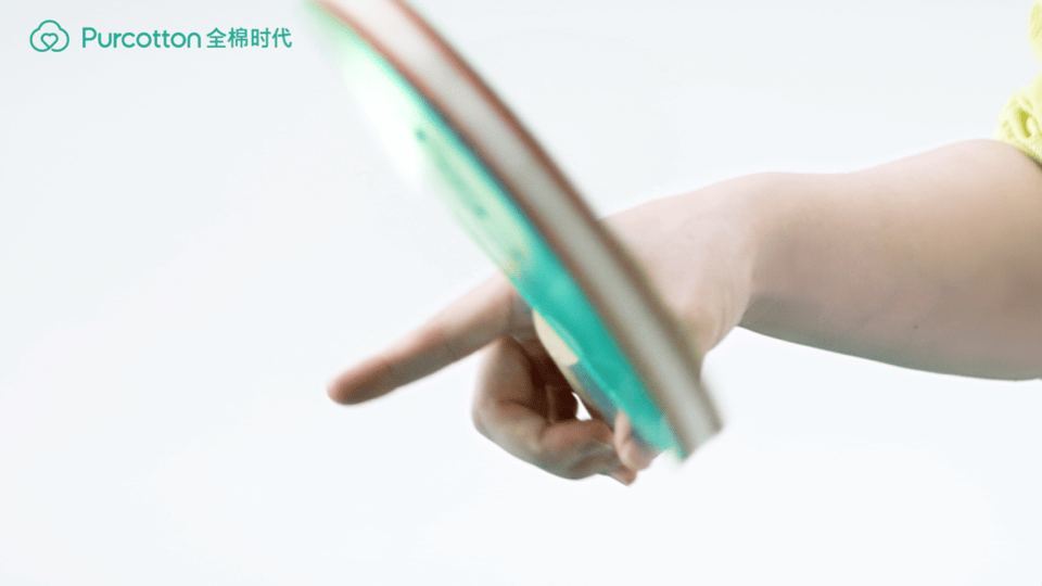 孙颖莎代言全棉时代 官宣啦！恭喜莎莎解锁新代言！她20年如一日专注于乒乓球，全棉