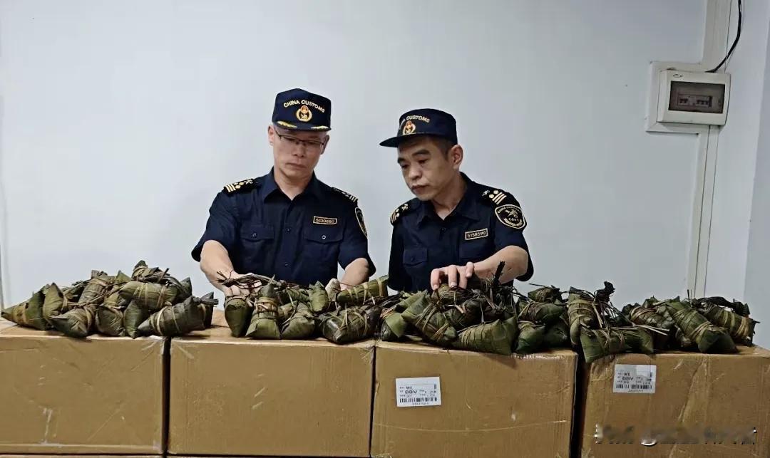 🎆"不就是粽子吗，也走私？"广州海关刚查获1.6吨夹藏出口粽子，网友懵了——真