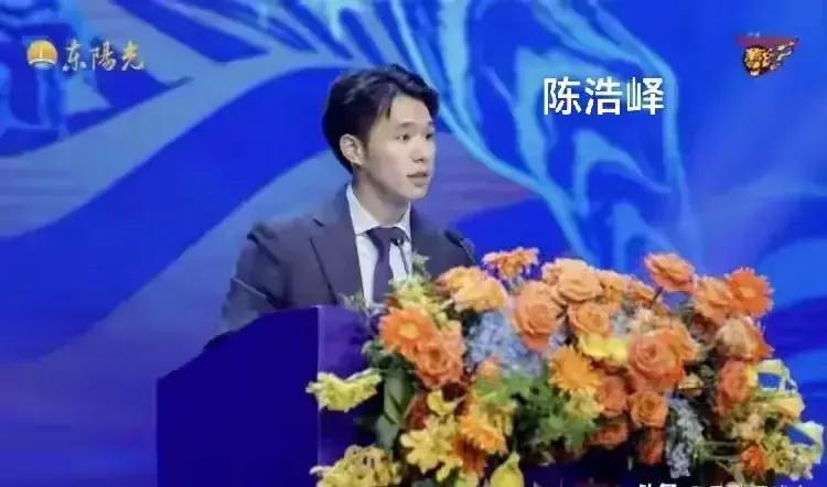 广东宏远男篮总经理陈浩峰：成绩与盈利并重，宏远要走品牌化长远之路！
     广