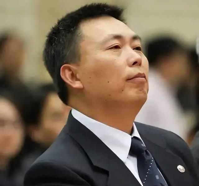 段永平的极简投资：认准三只股票，长期持有

在纷繁复杂的投资市场中，段永平的“极