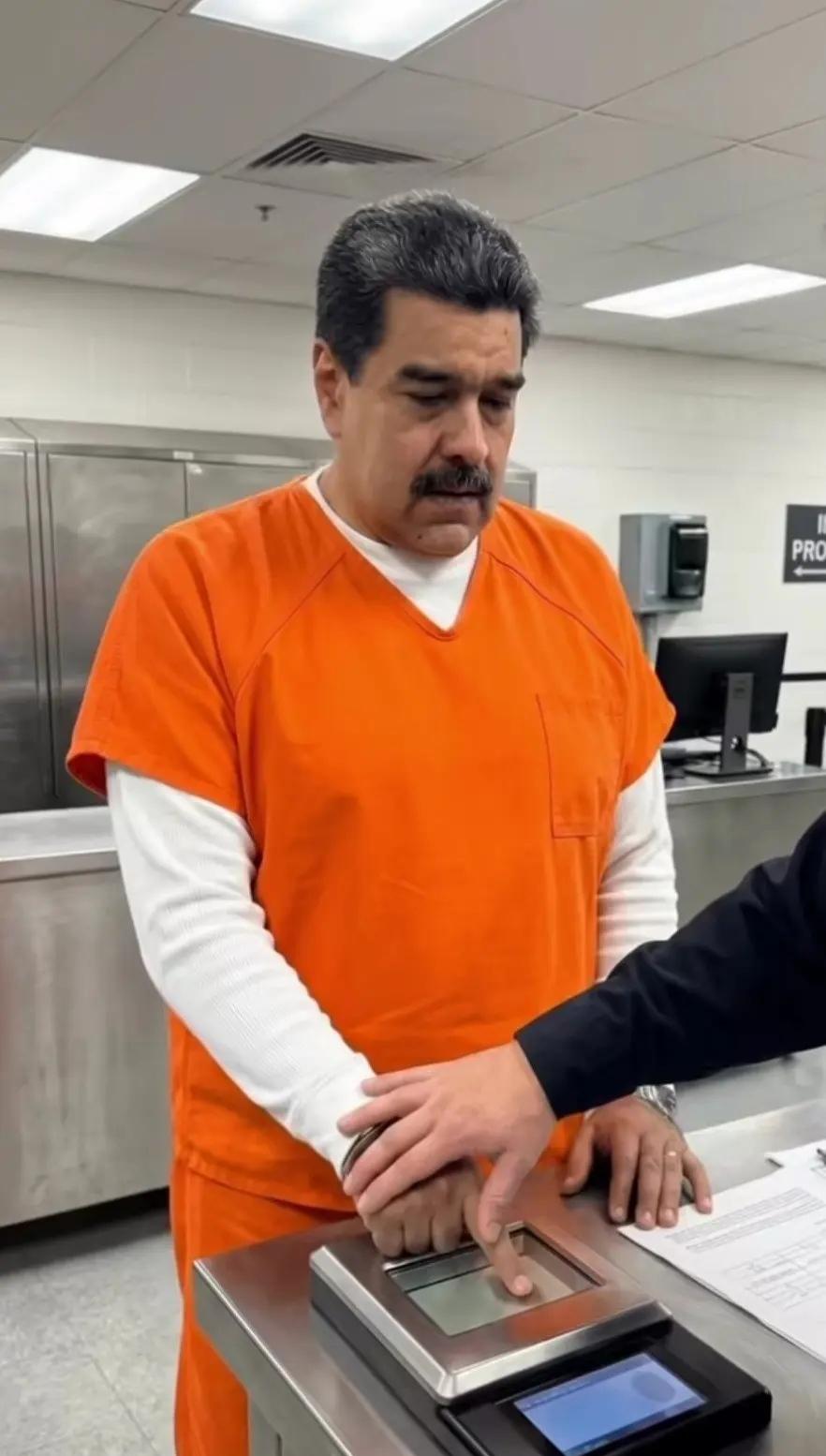 特朗普感觉“和平”没有希望了，就彻底不装了。脱掉了“羊皮”，狼的本性就彻底暴露无