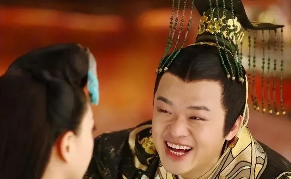 看到刘贺墓中发现秦汉时期全本《诗经》的新闻，不禁想起他生前被霍光批评，当皇帝27