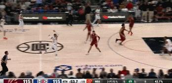 快船记者点评本场比赛：今天快船全队在关键时刻的表现令人惊叹。科菲虽然仅命中一球，