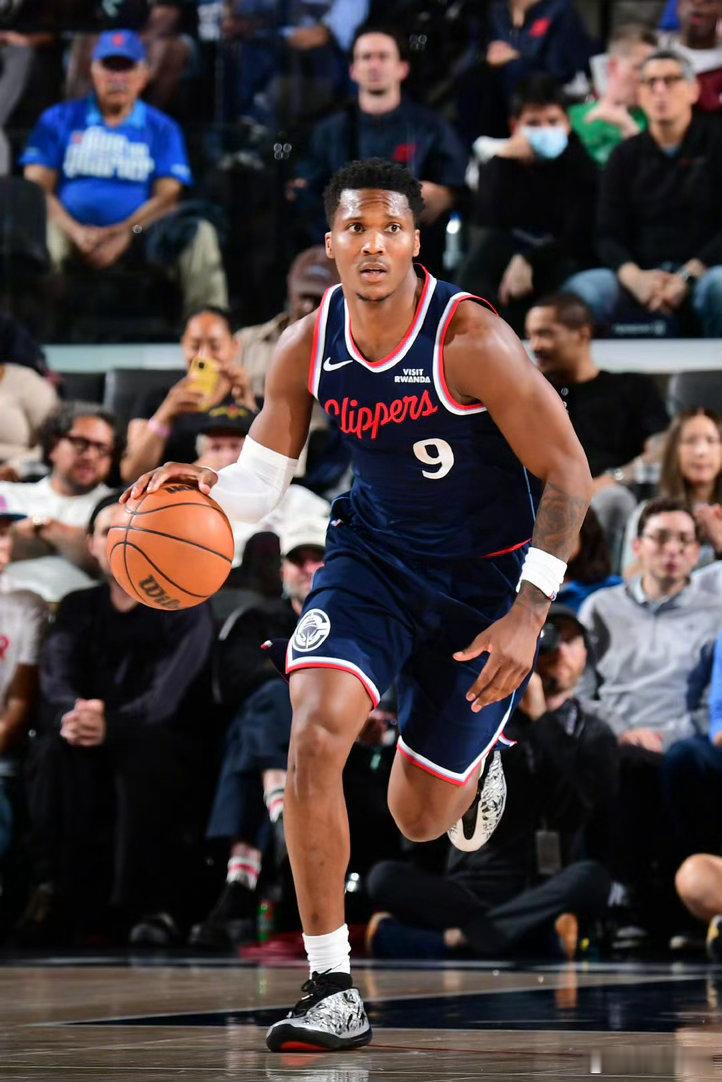 我印象中这5年，快船只有乔治和鲍威尔出现过脚趾受伤的问题，当然乔治那次还给误诊了