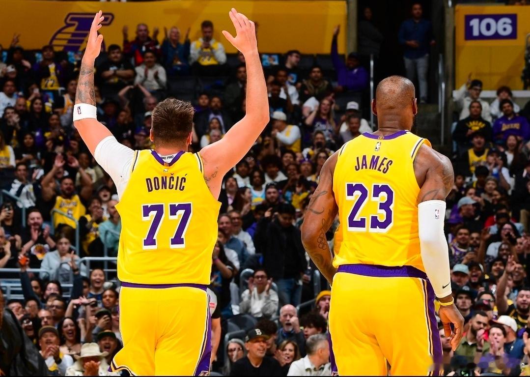 双核发威！东契奇轻取34分9板8助，詹姆斯26分10助今日NBA常规赛继续进行，