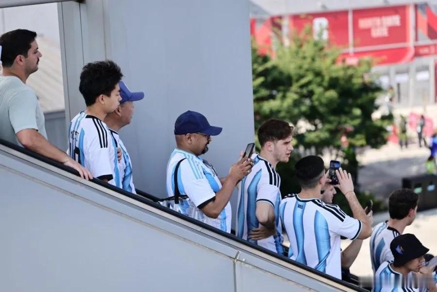 【阿根廷与美国合作，对世界杯球迷进入体育场的情况进行监控】[什么“监控大国”]（
