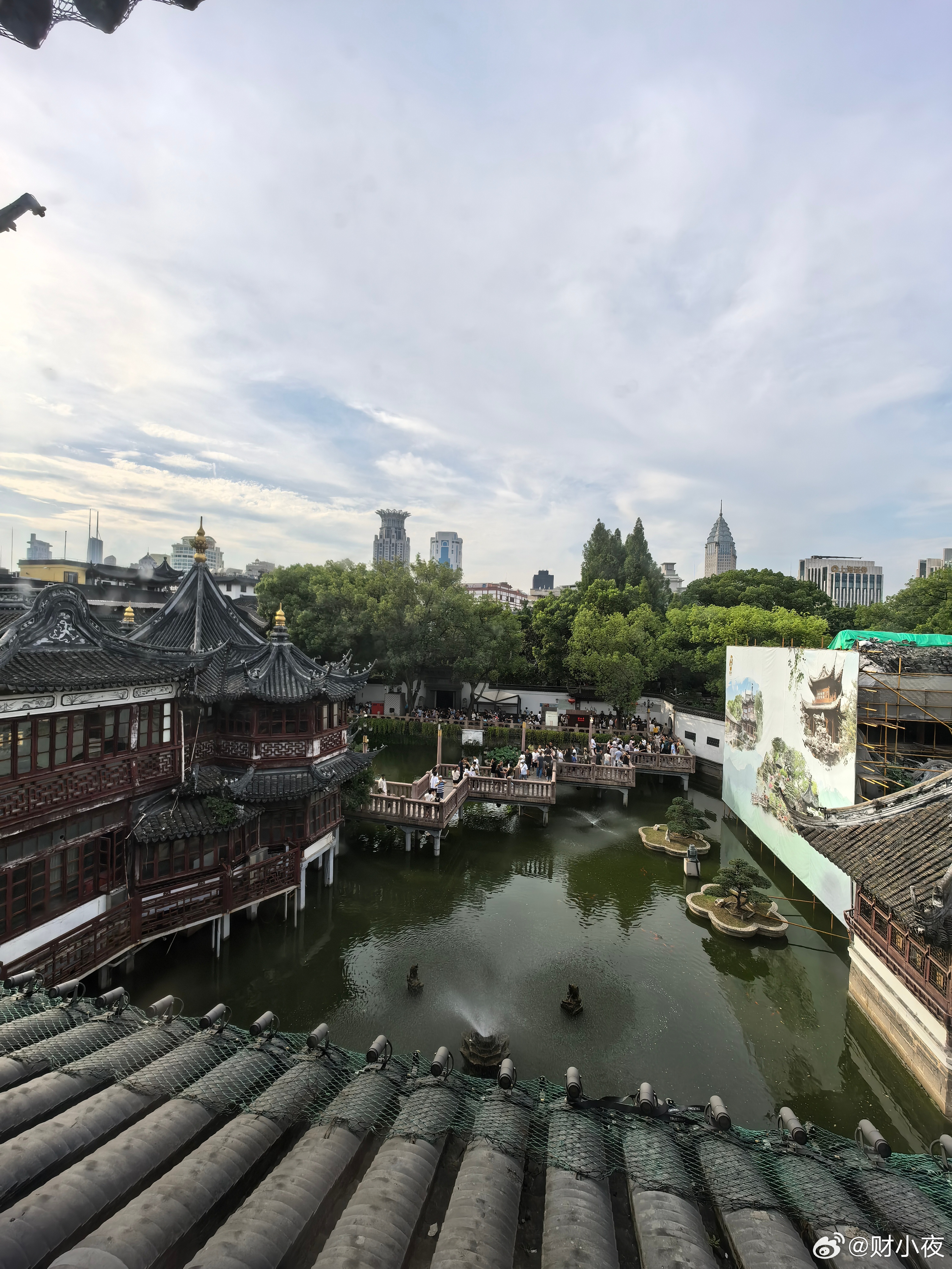 房贷贴息是一个可行的好办法。建议购房送消费券存量房贷贴息1.对于新增贷款，可以贴