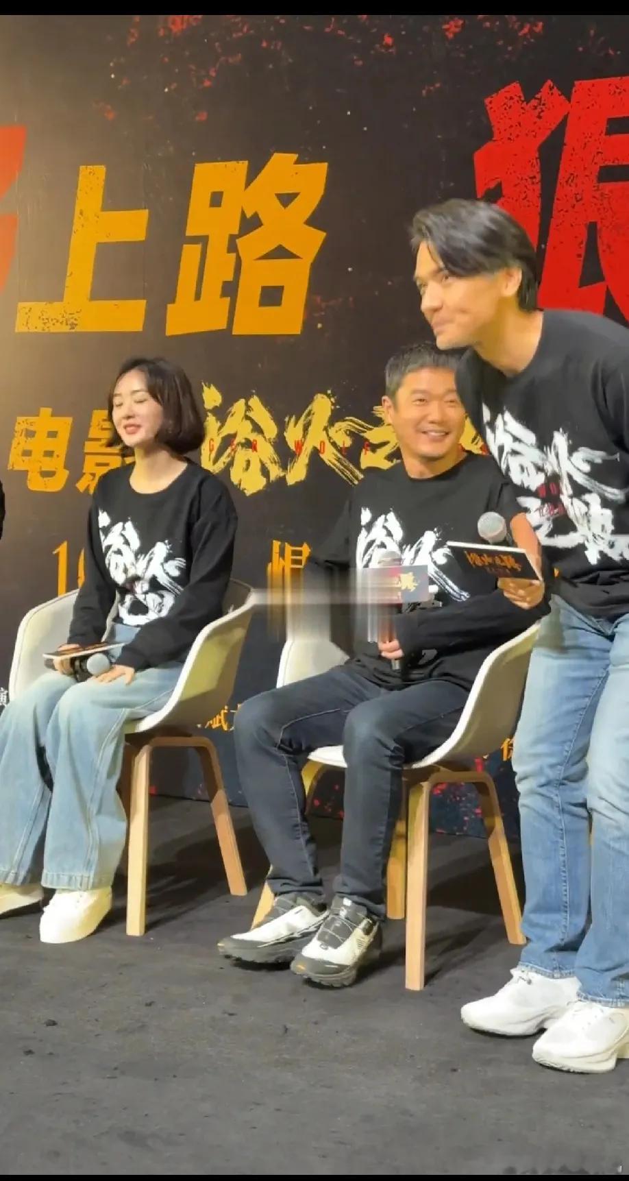 冯德伦在娱乐圈的地位，跟老婆舒淇比确实差了不少。活动现场肖央还在跟赵丽颖互相谦让