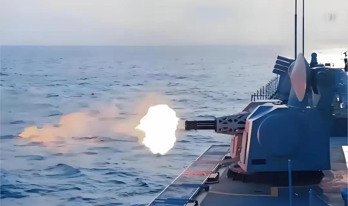 这可不是开玩笑的。
接就是“实弹射击”三天，

三天黄海实弹锁场！日本首相踩红线