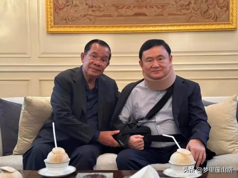 洪森跟他信30多年的友谊就这样决裂了，真的让人想不到。
本来他俩好成那样，都快成