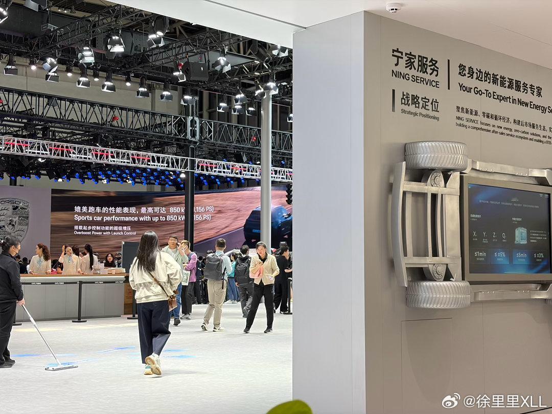 说实话，别看很多车企和大佬们都在给三元锂站台。但其实他们内心对三元锂是又爱又恨、