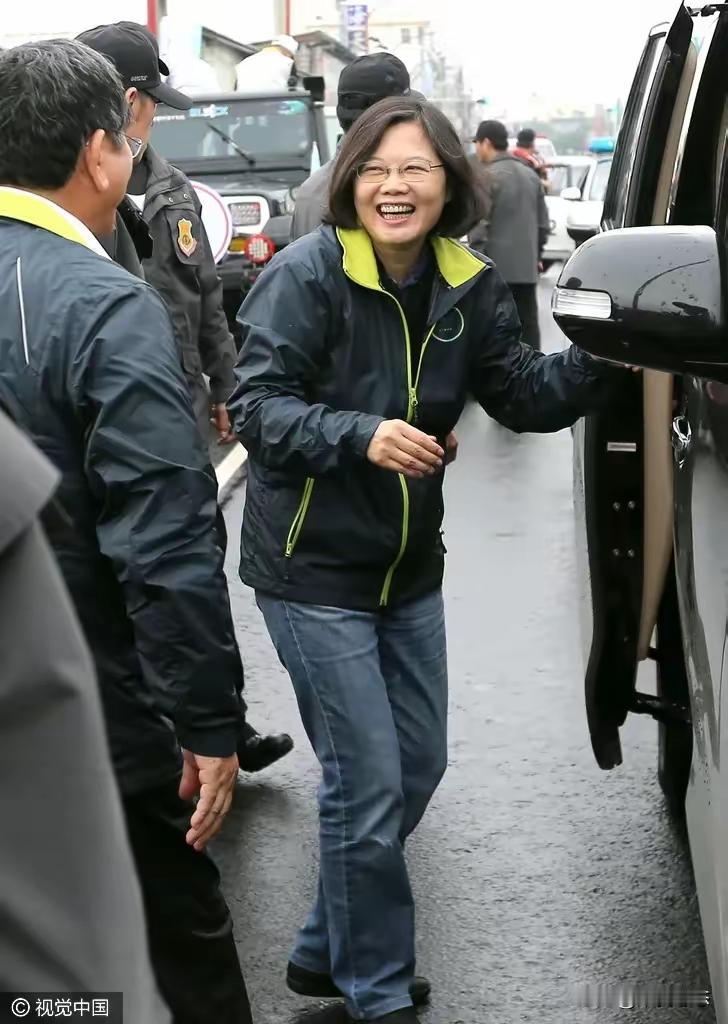 蔡英文前脚在德国大放厥词，沈伯洋后脚就去开‘反华派对’，这一连串动作要是没有德方