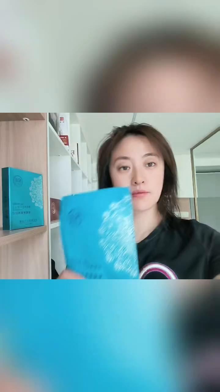 这是一款宝藏级别的面膜，它就是悦磊冰泉焕颜蚕丝面膜。人称悦磊面膜，是名副其实的国