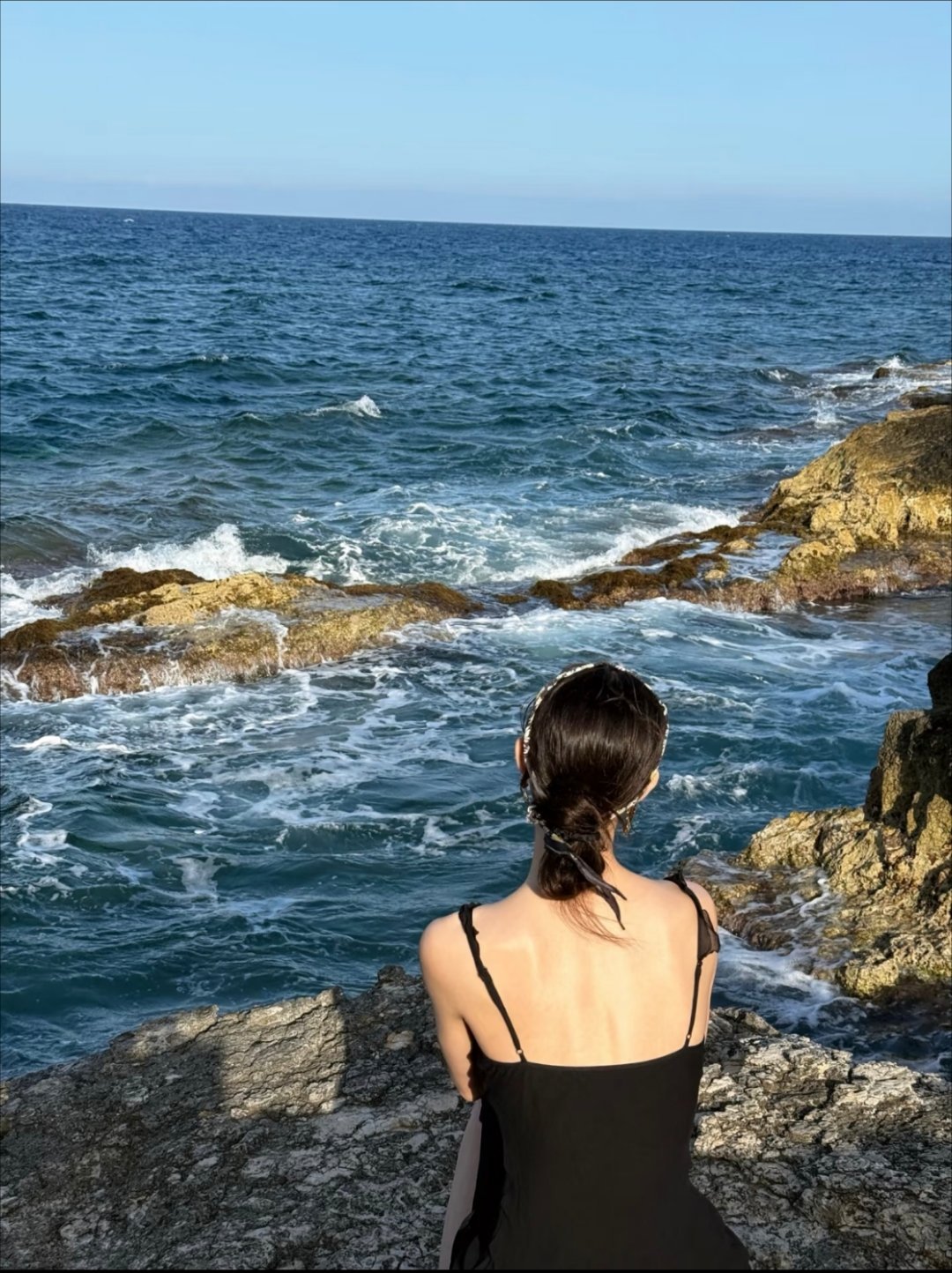 钟楚曦海边泳衣plog钟姐的海边plog完全美到发光✨随手一抓拍都好出片吧，特别