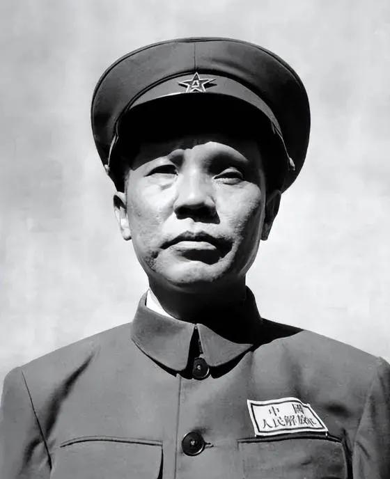 开国上将突然向毛主席请辞，派聂帅去查明原因，才恍然大悟。
1958面，毛主席突然