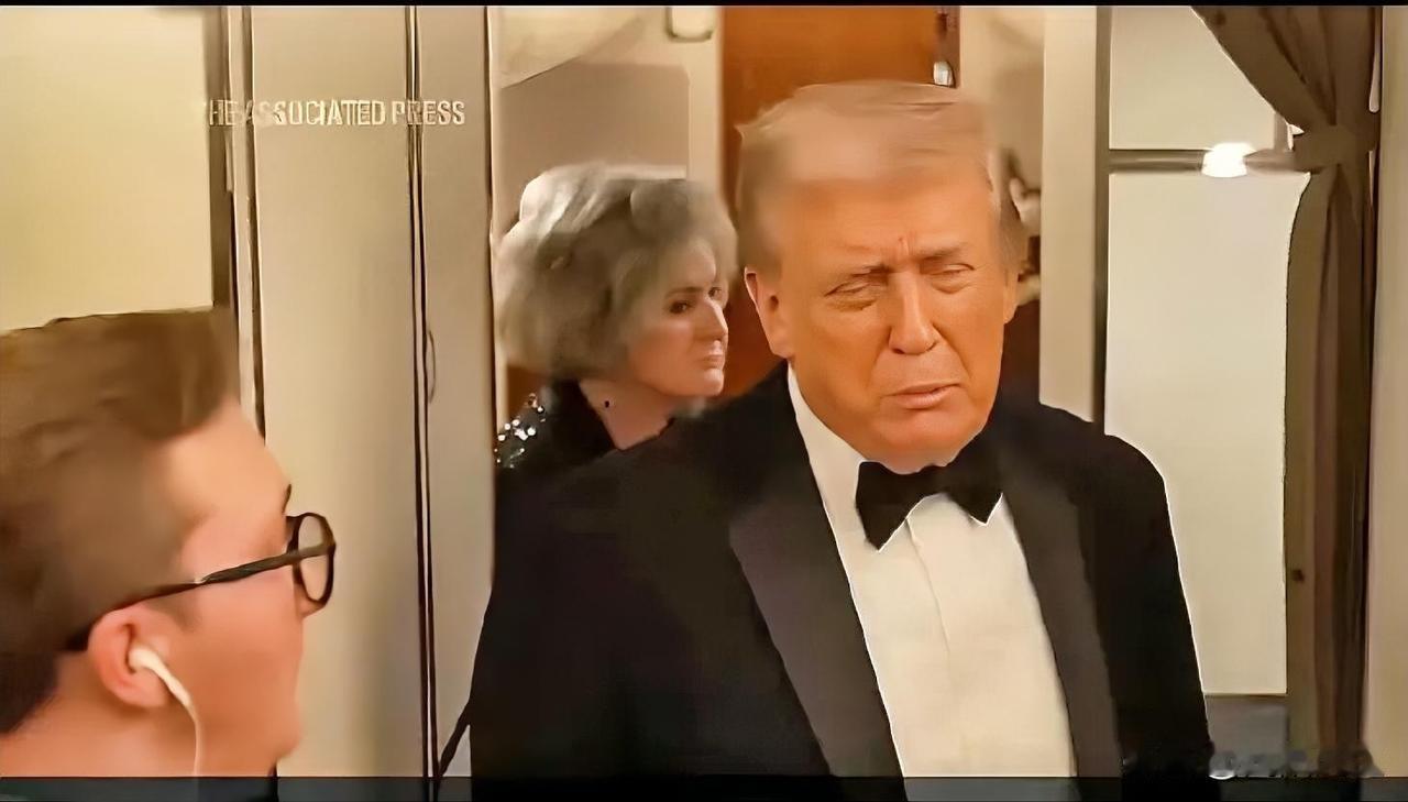 特朗普称美国已与古巴展开对话，名义上是提供人道援助，实则意在施压。

他要求古巴