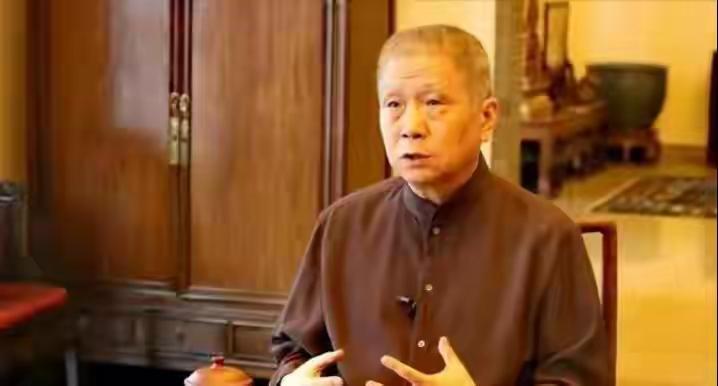 【马未都：香港宁愿要20万菲佣，也不接受内地保姆】
香港每年总花费百亿港币请菲佣