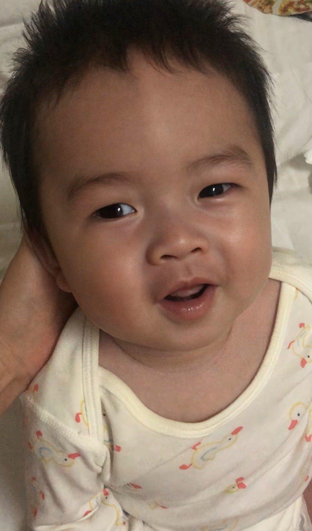 网红瑞恩宝贝去世年仅3岁，

宝宝就算病了每天都干干净净的，此前妈妈曾多次发文：