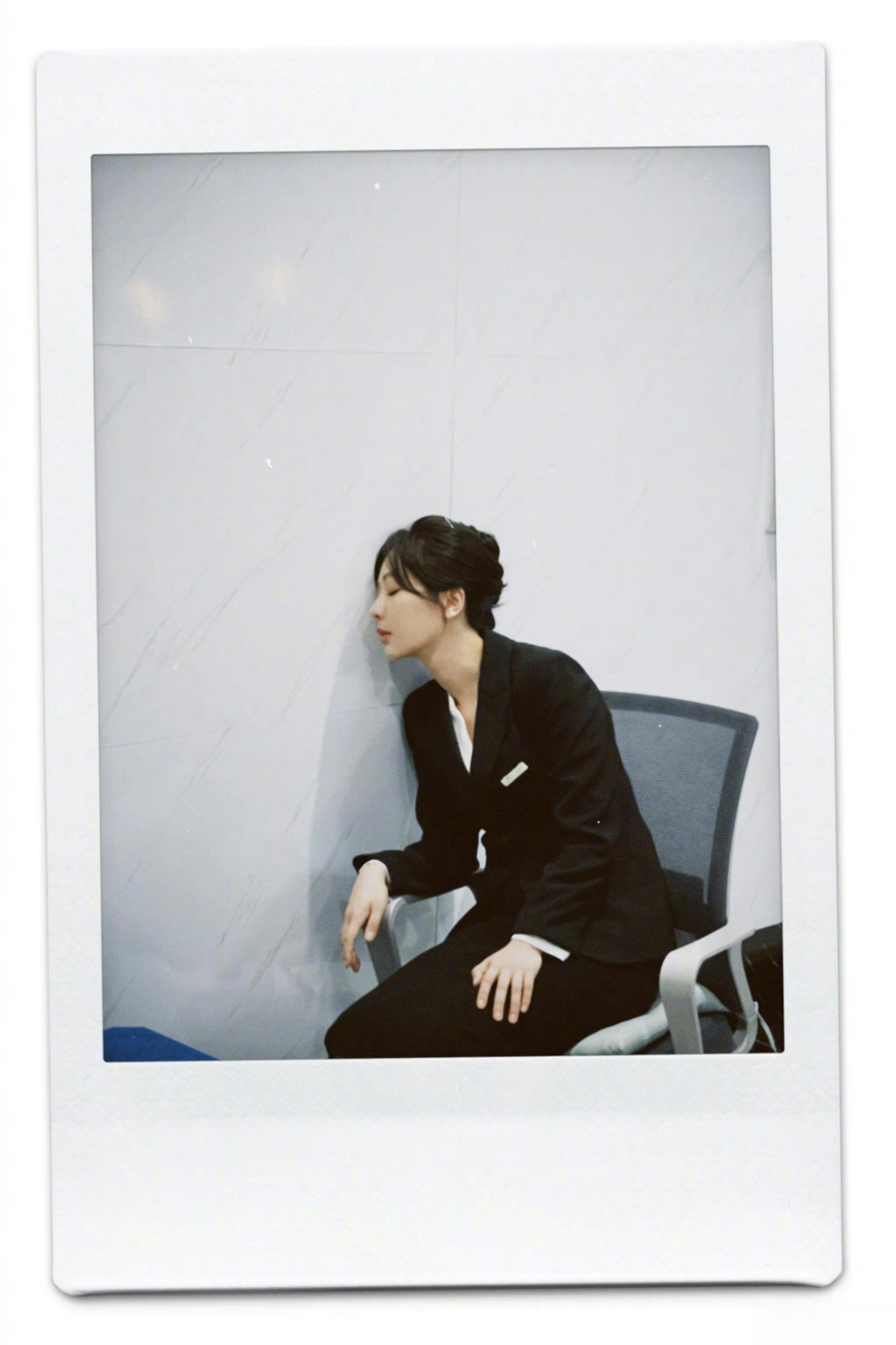 #杨紫[超话]# 周一的我坐等周五#1106陪杨紫浪漫环游#｜#杨紫# ​​​