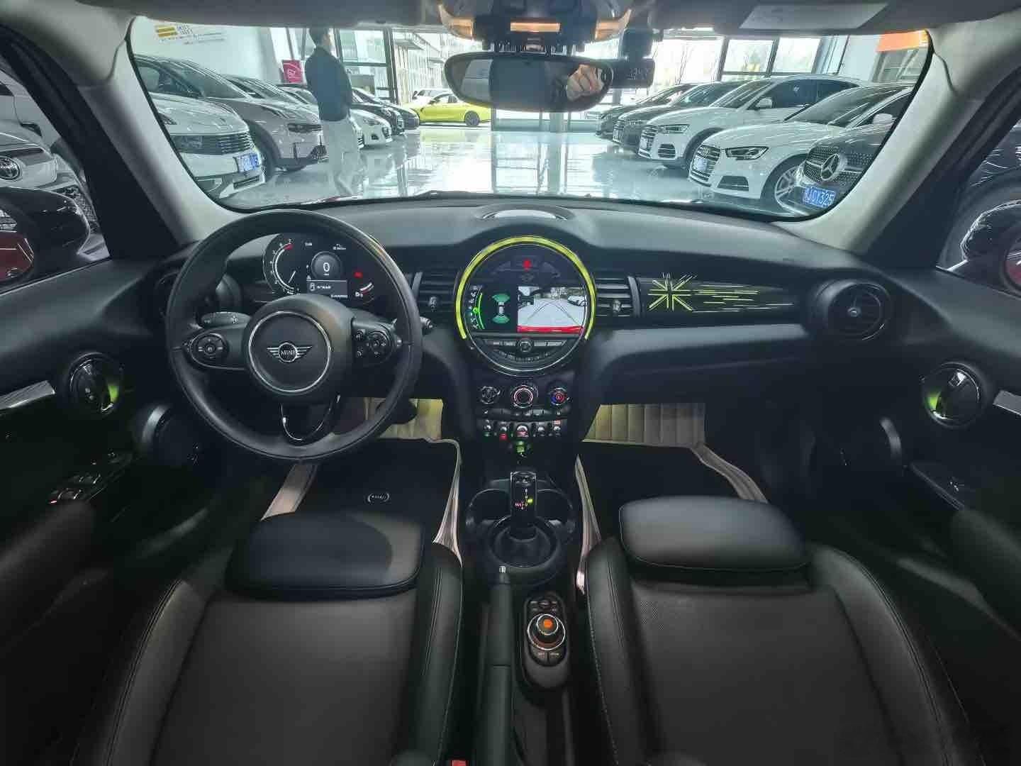 库存超期 便宜处理宝马MINI 2021款五门版 1.5T经典派 2020年12