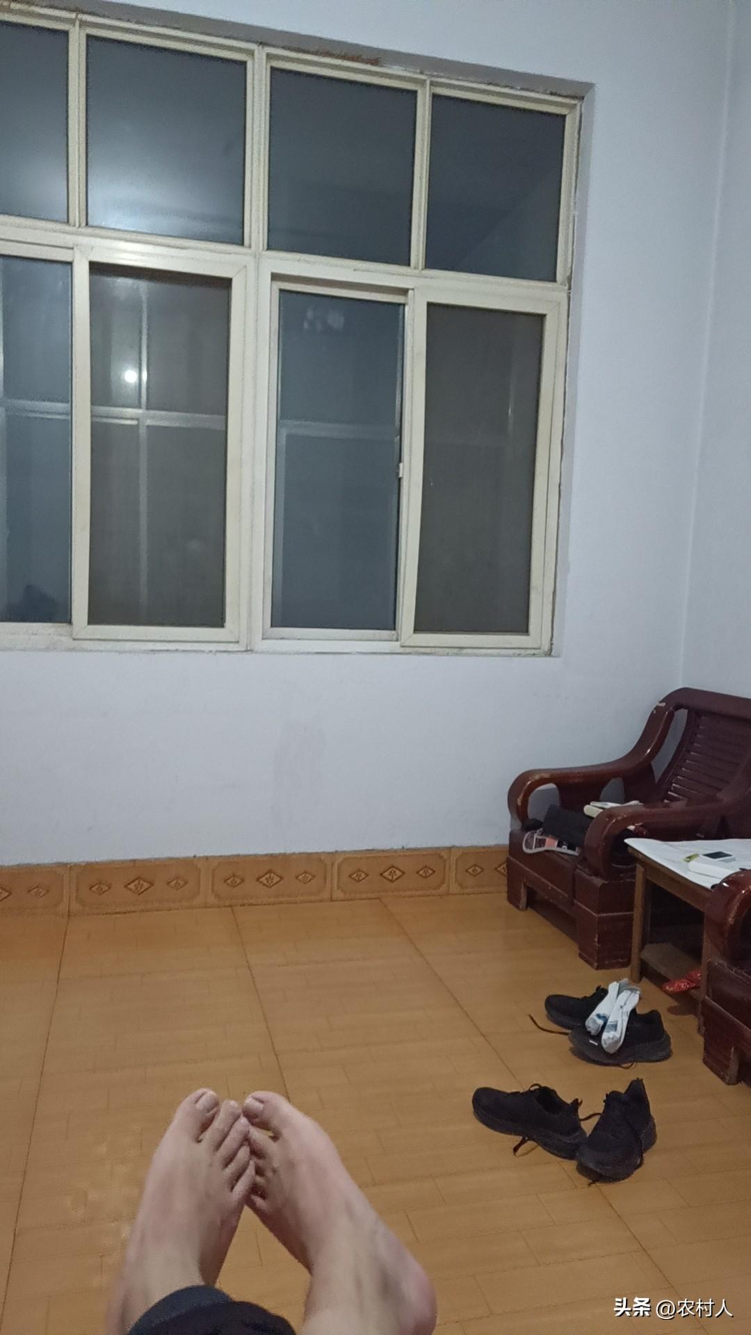 光棍的生活真是太无聊，没有人陪着你说话。过着一人吃饱全家不饿的日子，真羡慕那些有