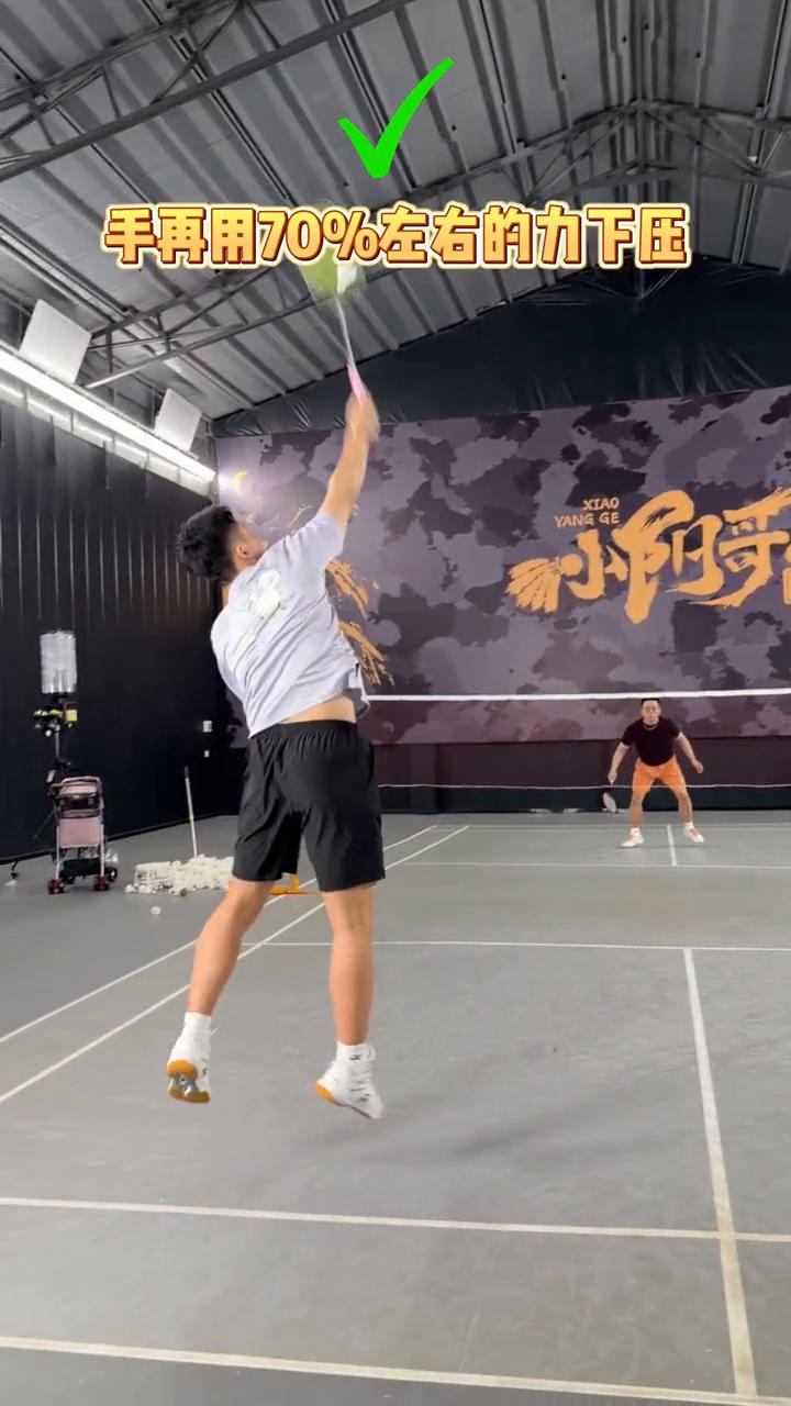 羽球单打无效行为。
你以为你在努力，其实在浪费体力。单打中最无效的三种行为：
·