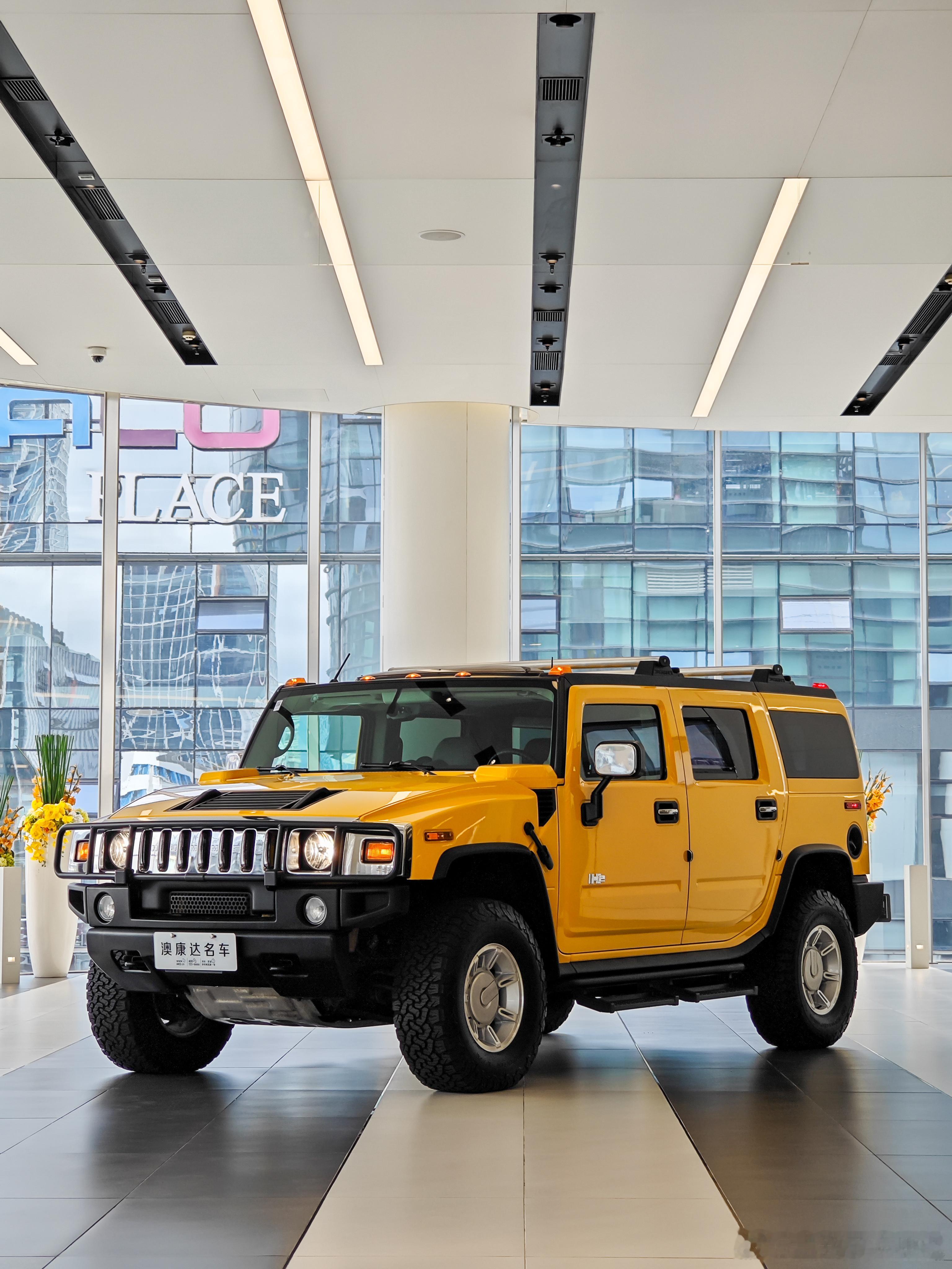 悍马老了它还是悍马，依旧这么霸气！这台是03年的，这么完整也是不容易。开起来的感