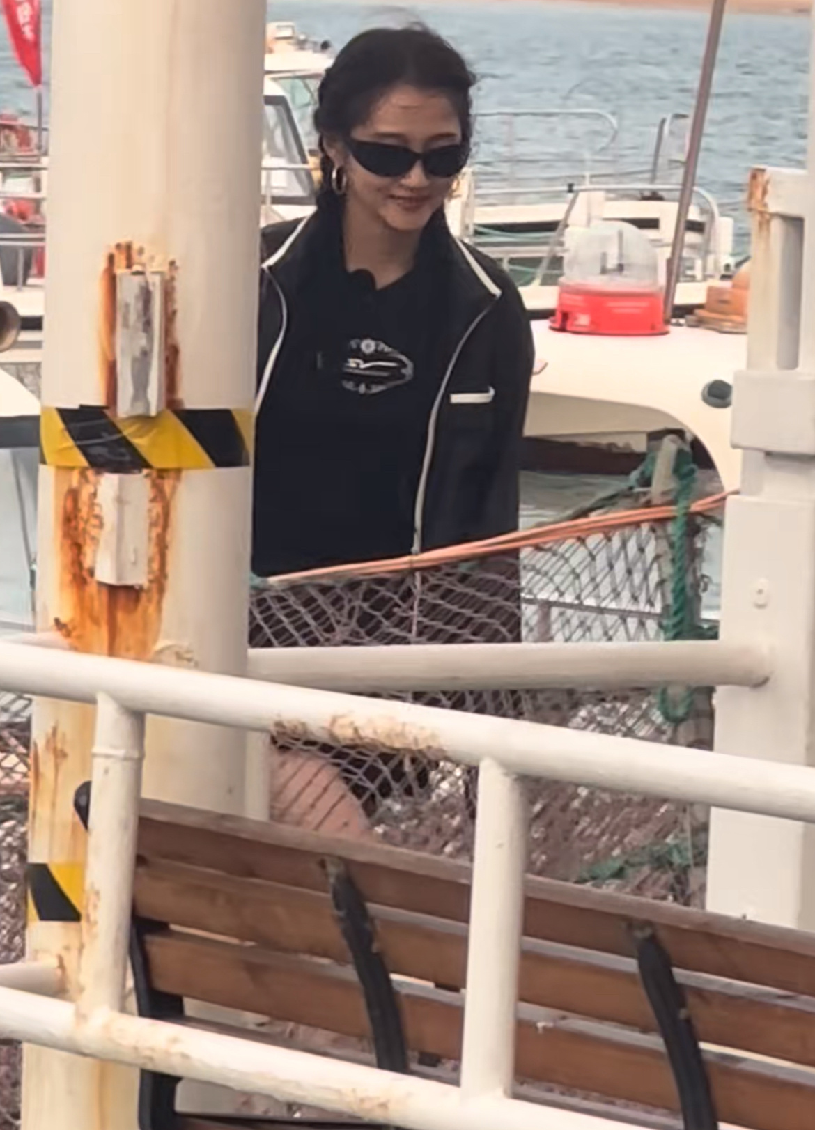 关晓彤被海鸥正中脑门考古关晓彤早期微博19-27女生最最最宝贵的八年，晓彤童星出