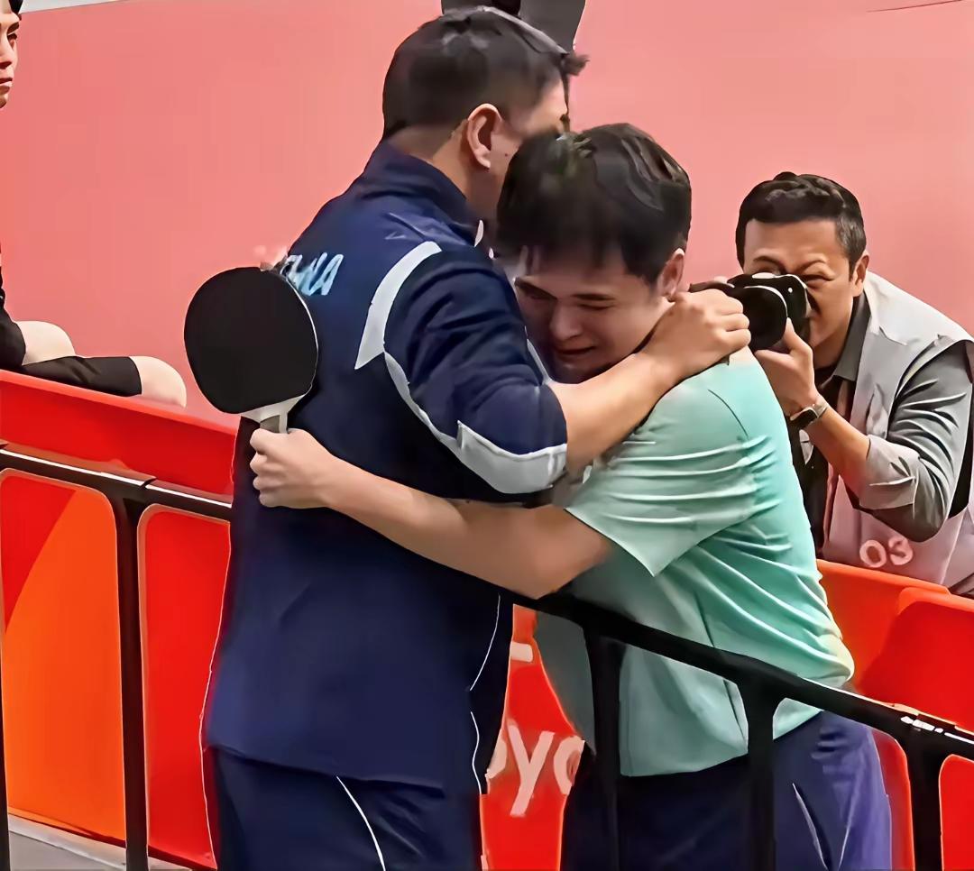 小石头淘汰松岛辉空后，第一时间抱着王皓哭了，令人泪目！
小石头这次亚运会，2:3