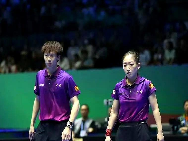 当一对年轻组合在半决赛中拼到最后一刻，他们能否夺冠，不仅关乎技术，更代表着青春的