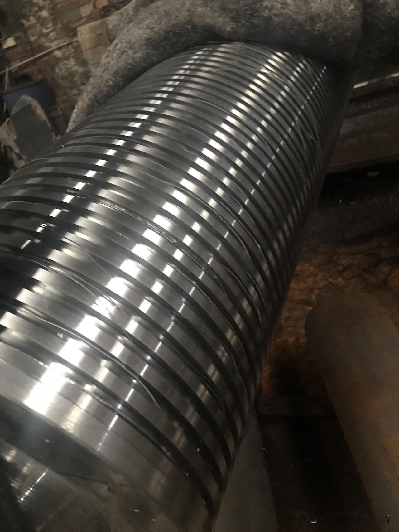 普通车床大师傅，去年刚来5000块工资，今年加到了6000一个月，对我来说压力就