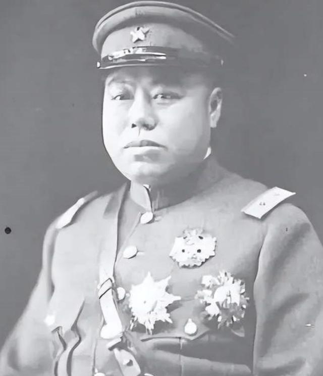 1918年， 张作霖让韩麟春拿着50万大洋去上海买军火，他却全输掉了，张作霖大怒