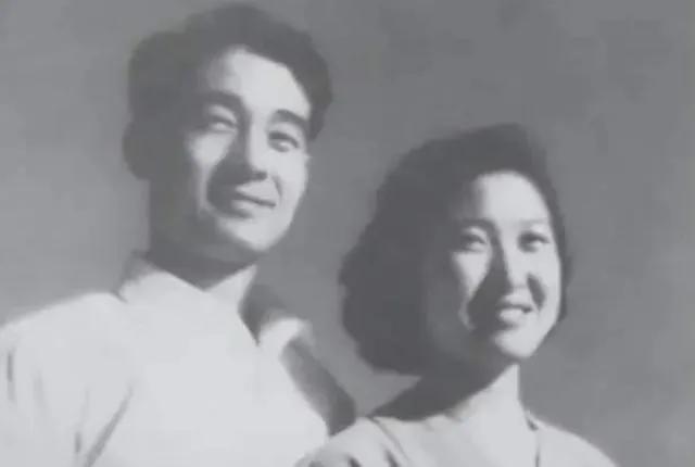 那天，毛主席询问女儿李敏的恋情，当李敏说出男友父亲的名字时，毛主席笑呵呵地说：“