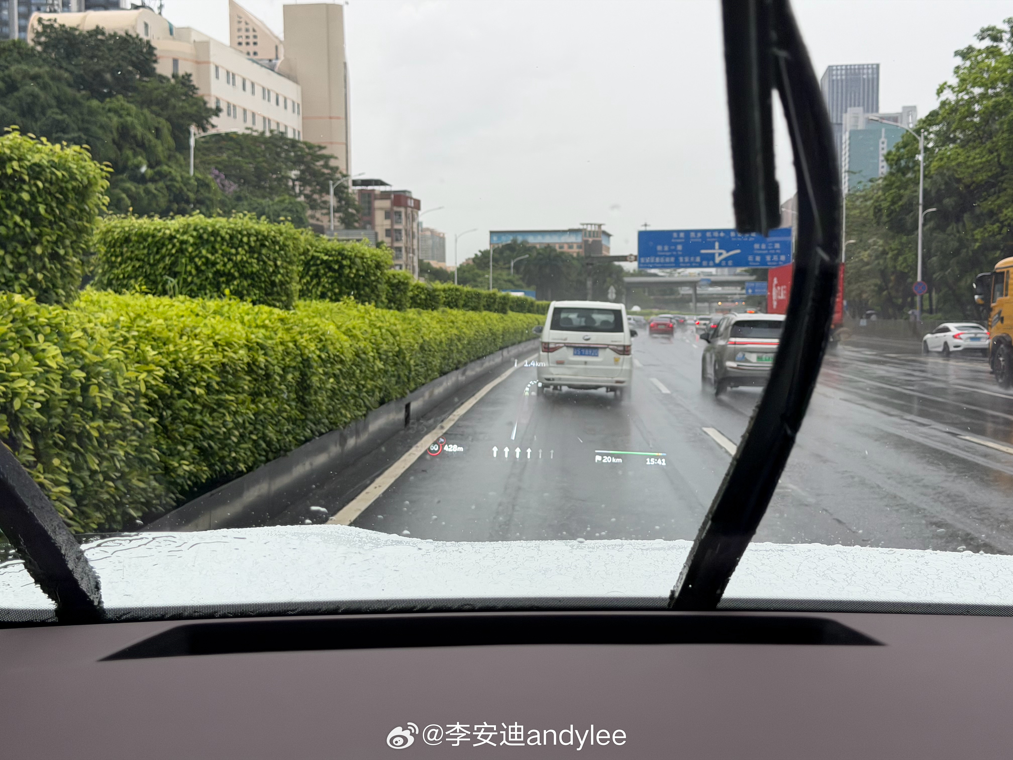 几乎彻底解决了跟车不积极的问题，不错蔚来世界模型nwm