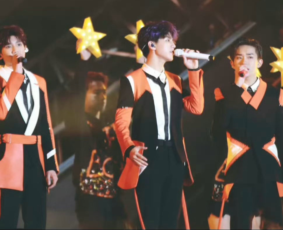 TFBOYS历年合体周年演出时间线网友整理了TFBOYS历年合体周年演出时间线：