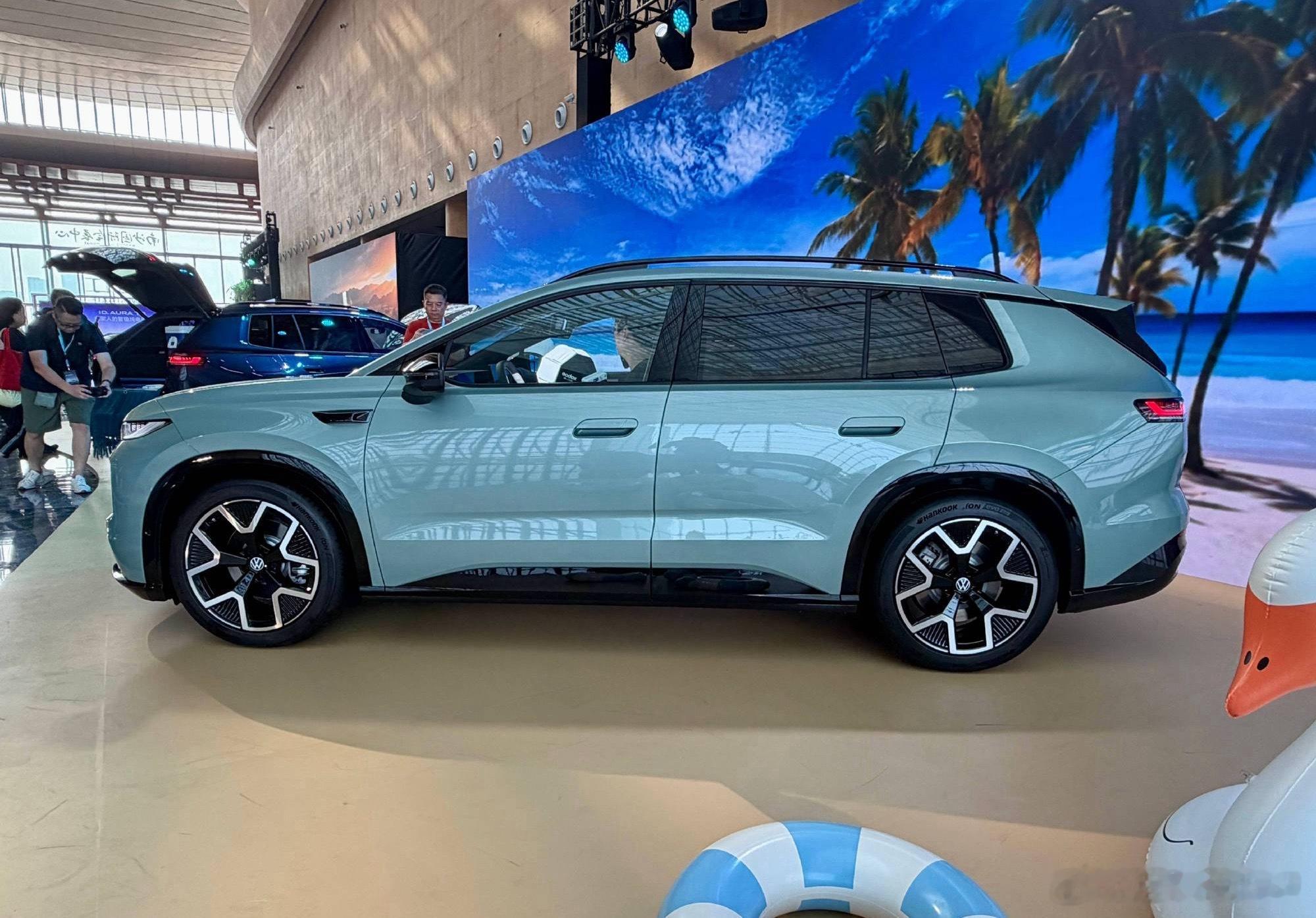一汽大众T6上市12.99万元起一汽‑大众T6正式上市，定位纯电中型SUV，基于