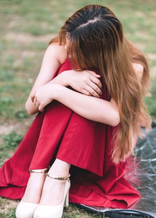 浙江杭州，40岁未婚的王女士，她在半个月前突感下体不适，前往医院诊断，却被确诊宫