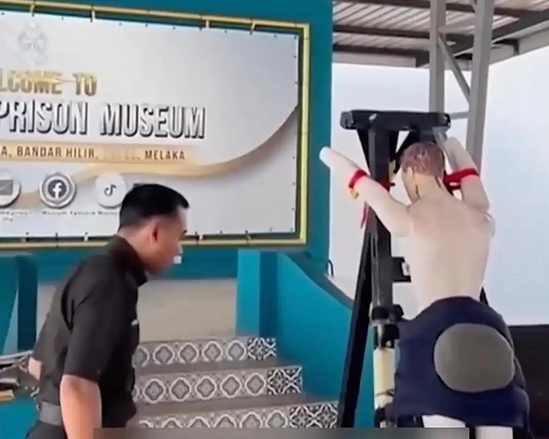 祭出鞭刑，新加坡治理校园霸凌，开始下狠手了！

新加坡出台新规，要用鞭刑整治校园