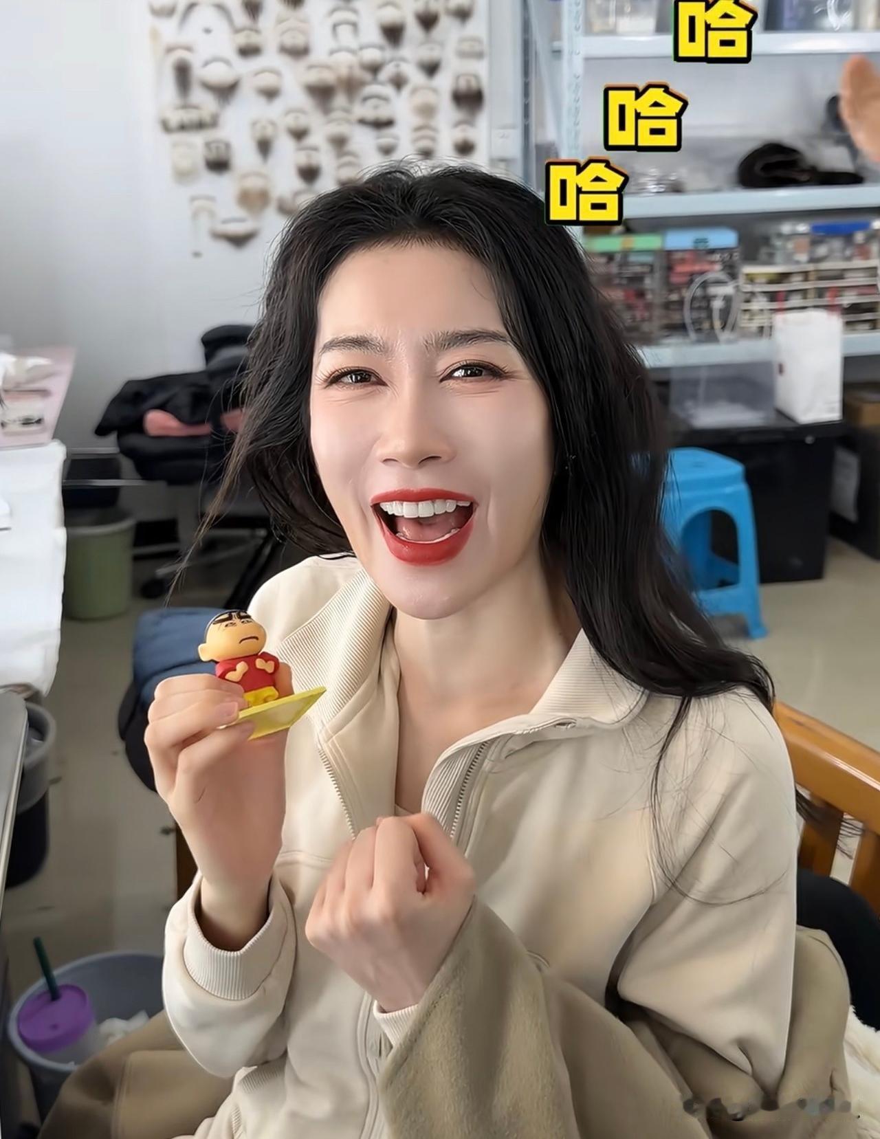 温峥嵘能够中年翻红
不是她演技好，完全就是她这个人听劝，五次被拒绝她没有觉得委屈