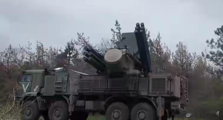 俄称多战线出击 乌称袭击多处俄方目标