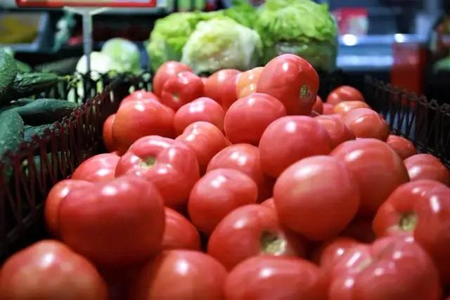 爱吃西红柿的人，这次真“赚”到了！

《Nutrients》上一项意大利研究：7