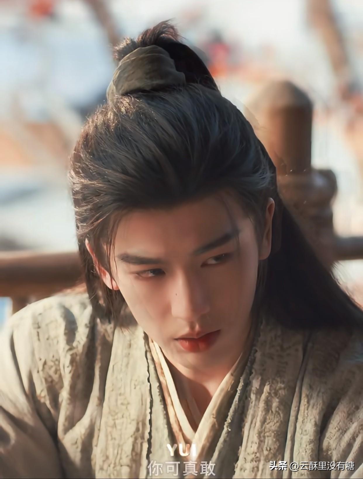 《逐玉》里这一幕，挺扎心的。

谢征深情款款说出“即见君子，云胡不喜”，长玉却一