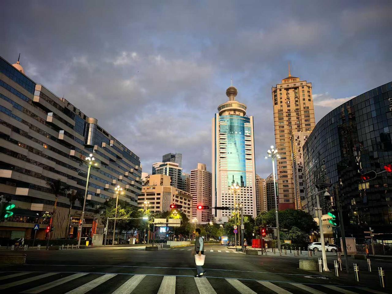 朋友们！法拍房便宜 30%-50% 是馅饼？还是大坑？看完这个视频，别再被低价骗